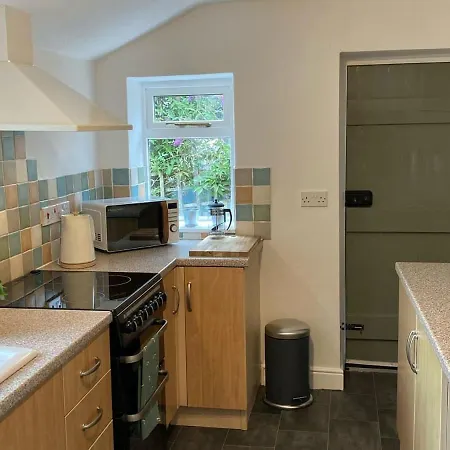 2 Ivy Cottage